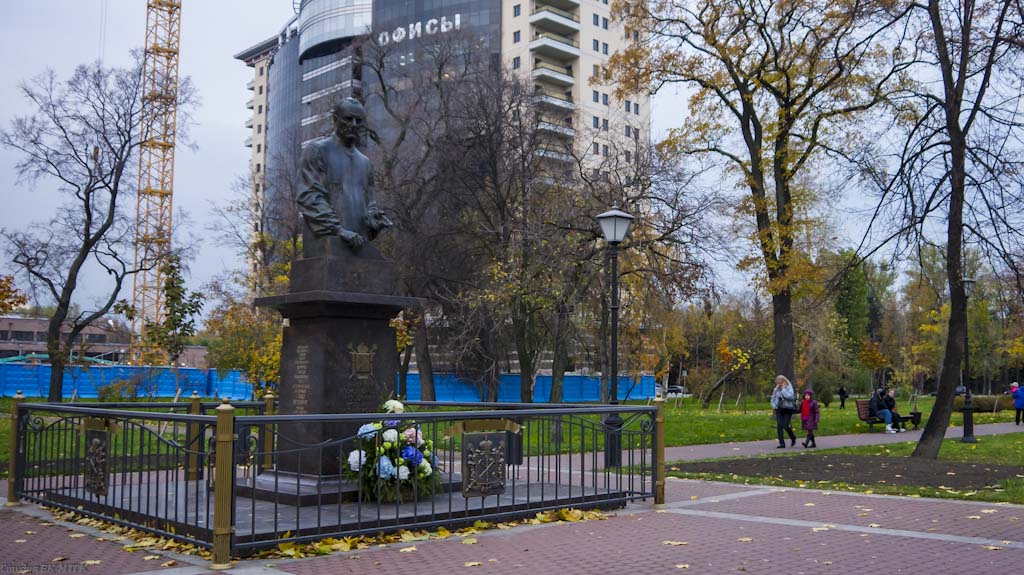 Памятник Анатолию Собчаку