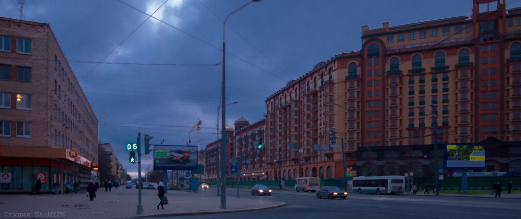 Угол Наличной и улицы Нахимова.